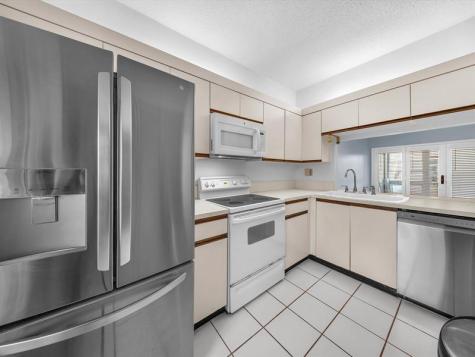 207 E Hemingway Circle Margate FL 33063
