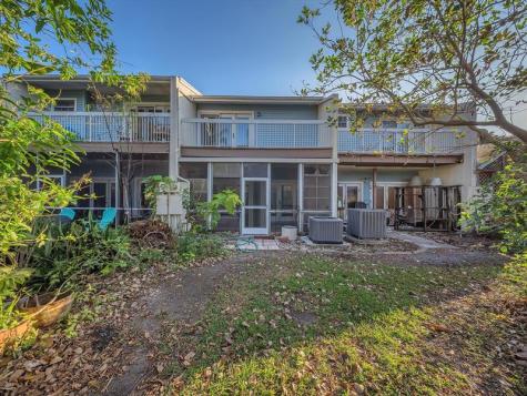 207 E Hemingway Circle Margate FL 33063
