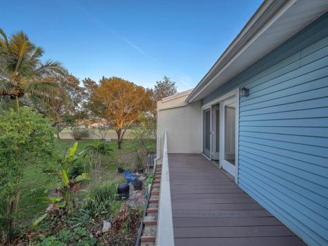 207 E Hemingway Circle Margate FL 33063