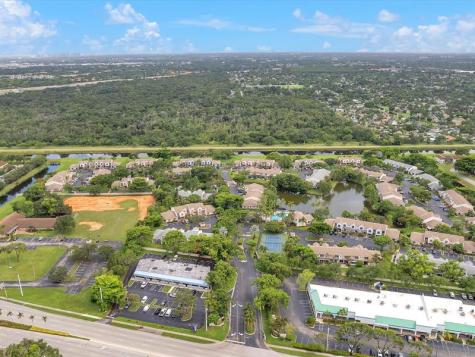 207 E Hemingway Circle Margate FL 33063