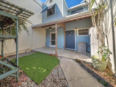 207 E Hemingway Circle Margate FL 33063