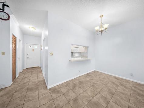 207 E Hemingway Circle Margate FL 33063