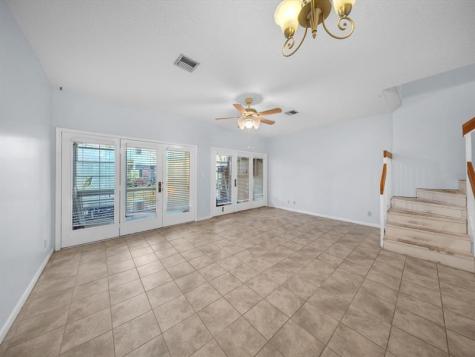 207 E Hemingway Circle Margate FL 33063