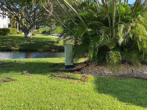 86 Markham E Deerfield Beach FL 33442
