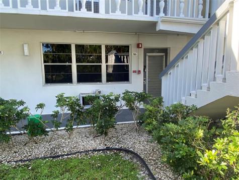 86 Markham E Deerfield Beach FL 33442