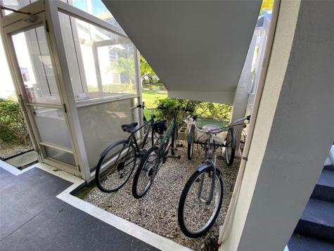 86 Markham E Deerfield Beach FL 33442