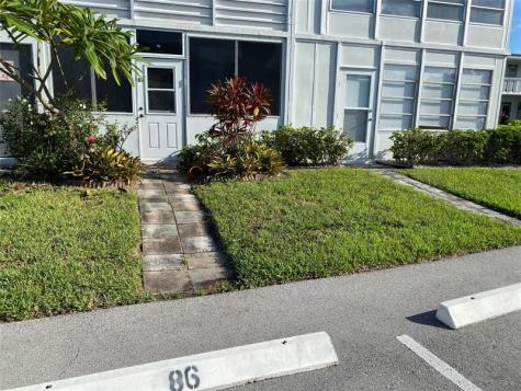 86 Markham E Deerfield Beach FL 33442