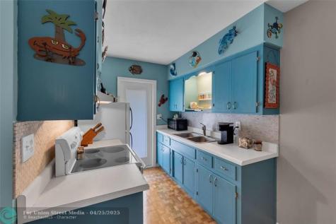 11 SW 4th Avenue Boca Raton FL 33432