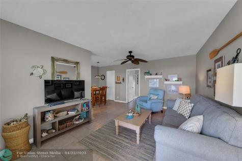 11 SW 4th Avenue Boca Raton FL 33432