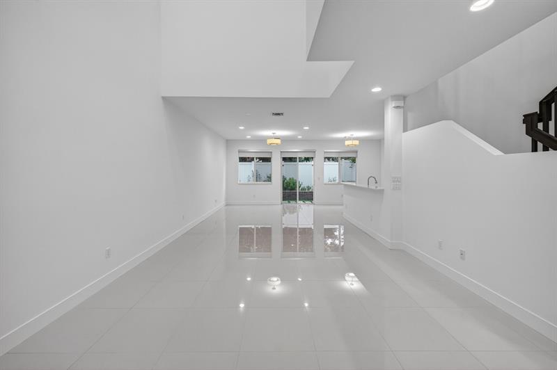 737 SE 1st Court Pompano Beach FL 33060