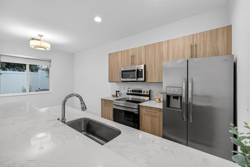 737 SE 1st Court Pompano Beach FL 33060