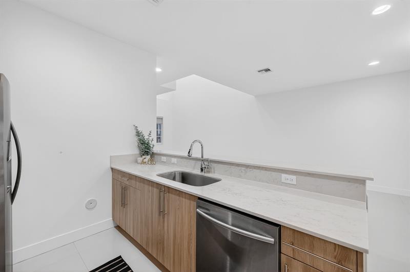 737 SE 1st Court Pompano Beach FL 33060