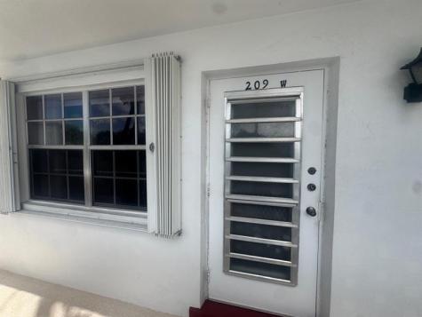 2050 NE 39th Street Lighthouse Point FL 33064