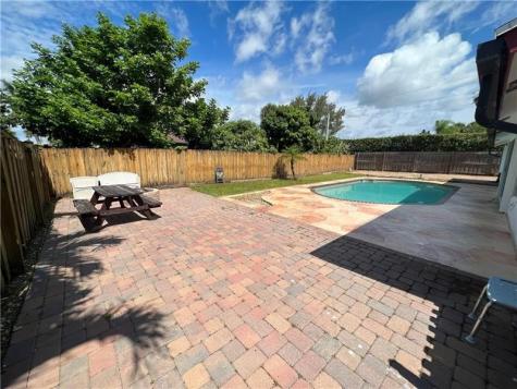 230 SW 1st Street Pompano Beach FL 33060