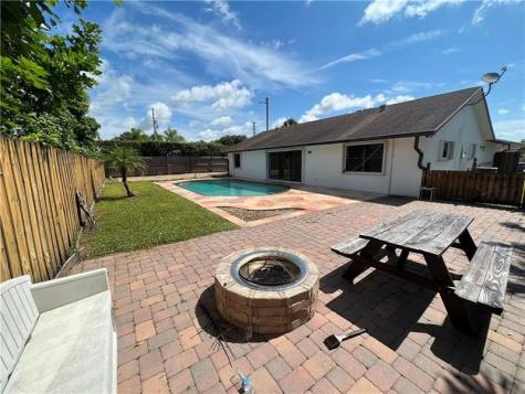 230 SW 1st Street Pompano Beach FL 33060