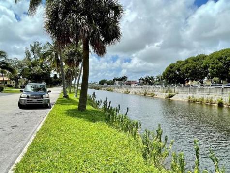 230 SW 1st Street Pompano Beach FL 33060
