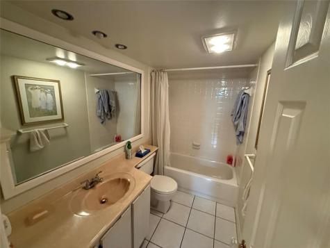 425 SE 11th Terrace Dania Beach FL 33004