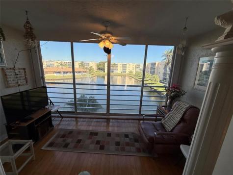 425 SE 11th Terrace Dania Beach FL 33004