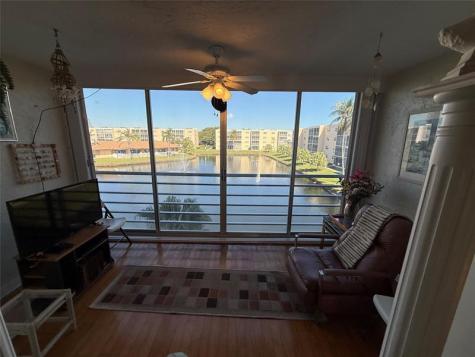 425 SE 11th Terrace Dania Beach FL 33004