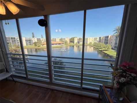 425 SE 11th Terrace Dania Beach FL 33004