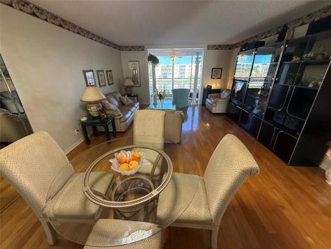 425 SE 11th Terrace Dania Beach FL 33004