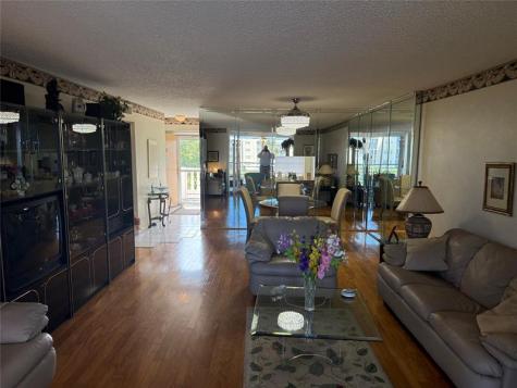 425 SE 11th Terrace Dania Beach FL 33004