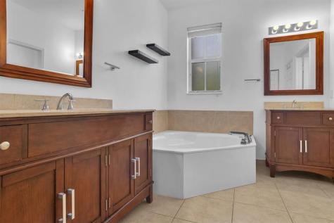 10821 NW 76th Lane Doral FL 33178