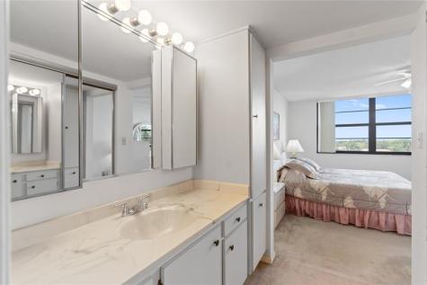 900 Colony Point Circle Pembroke Pines FL 33026