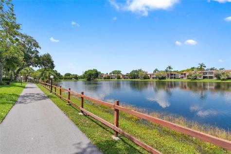 900 Colony Point Circle Pembroke Pines FL 33026