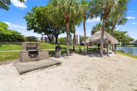 900 Colony Point Circle Pembroke Pines FL 33026