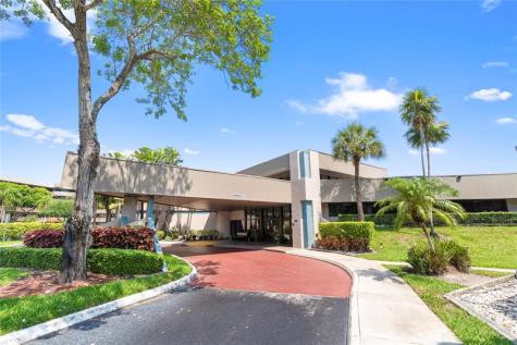 900 Colony Point Circle Pembroke Pines FL 33026