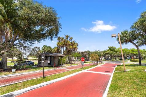 900 Colony Point Circle Pembroke Pines FL 33026