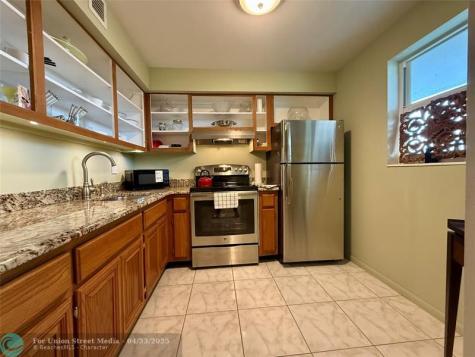 2800 NW 47th Terrace Lauderdale Lakes FL 33313