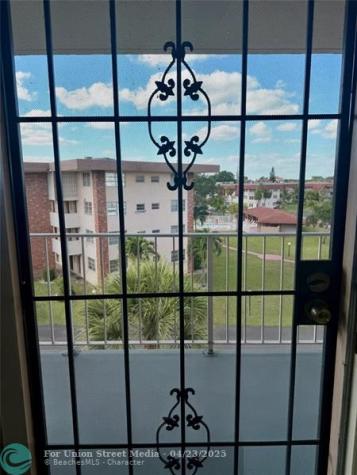 2800 NW 47th Terrace Lauderdale Lakes FL 33313