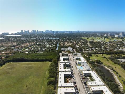 1451 N 12th Court Hollywood FL 33019