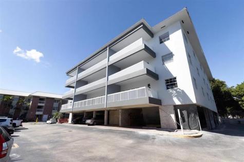 2420 SE 17th Causeway Fort Lauderdale FL 33316