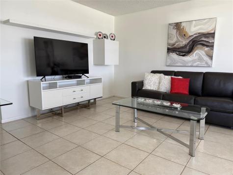 144 Farnham F Deerfield Beach FL 33442