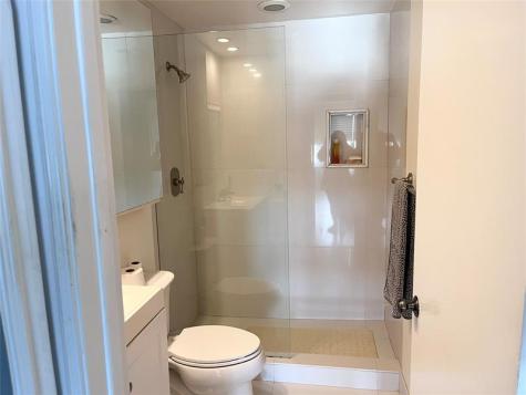 3200 NE 36 Fort Lauderdale FL 33308