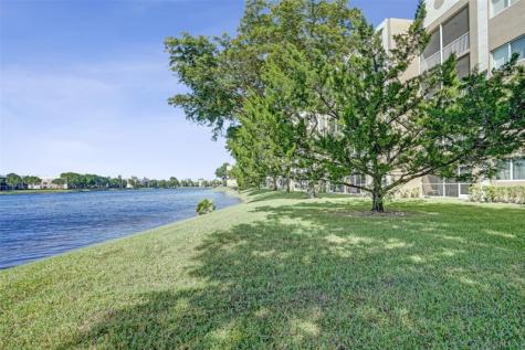 7623 Southampton Terrace Tamarac FL 33321