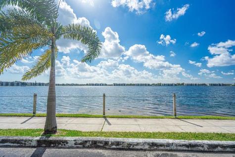 105 Lake Emerald Drive Oakland Park FL 33309