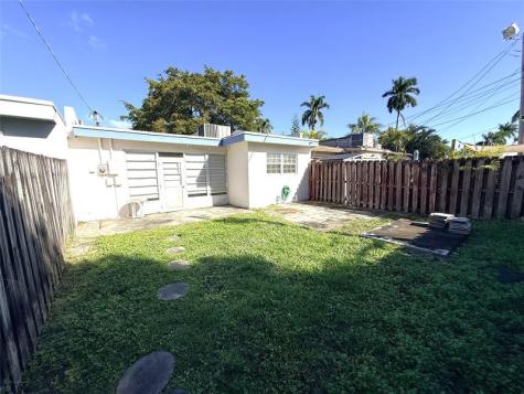 810 N Golf Drive Hollywood FL 33021