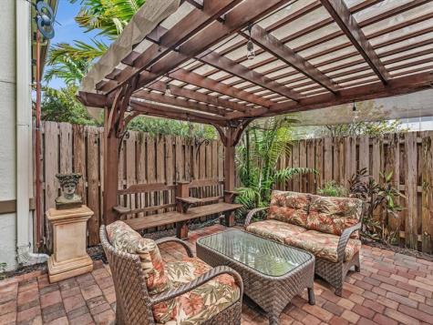 240 City View Drive Fort Lauderdale FL 33311