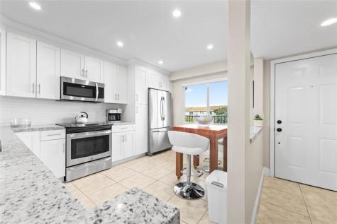 800 SW 125th Way Pembroke Pines FL 33027