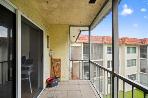 8990 S Hollybrook Boulevard Pembroke Pines FL 33025