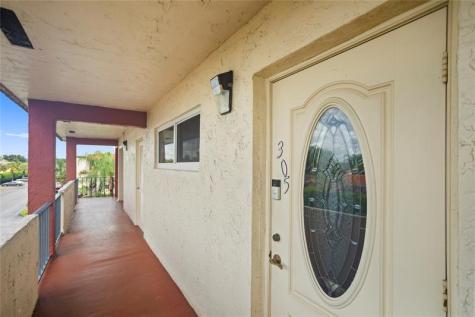 8990 S Hollybrook Boulevard Pembroke Pines FL 33025