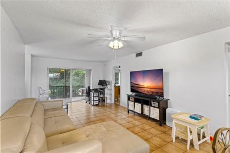 8990 S Hollybrook Boulevard Pembroke Pines FL 33025