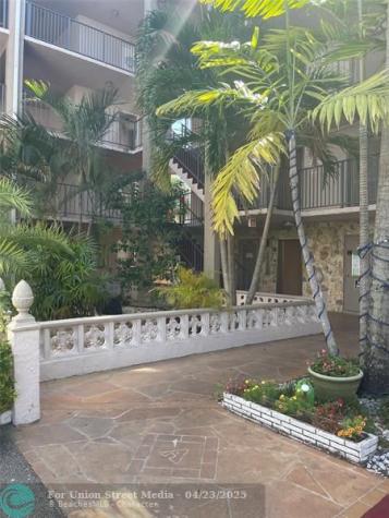 2821 Somerset Drive Lauderdale Lakes FL 33311
