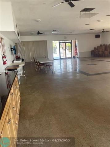 2821 Somerset Drive Lauderdale Lakes FL 33311