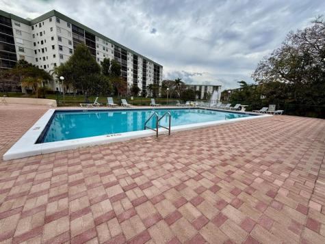 2106 S Cypress Bend Drive Pompano Beach FL 33069
