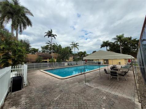 1146 N University Drive Plantation FL 33322